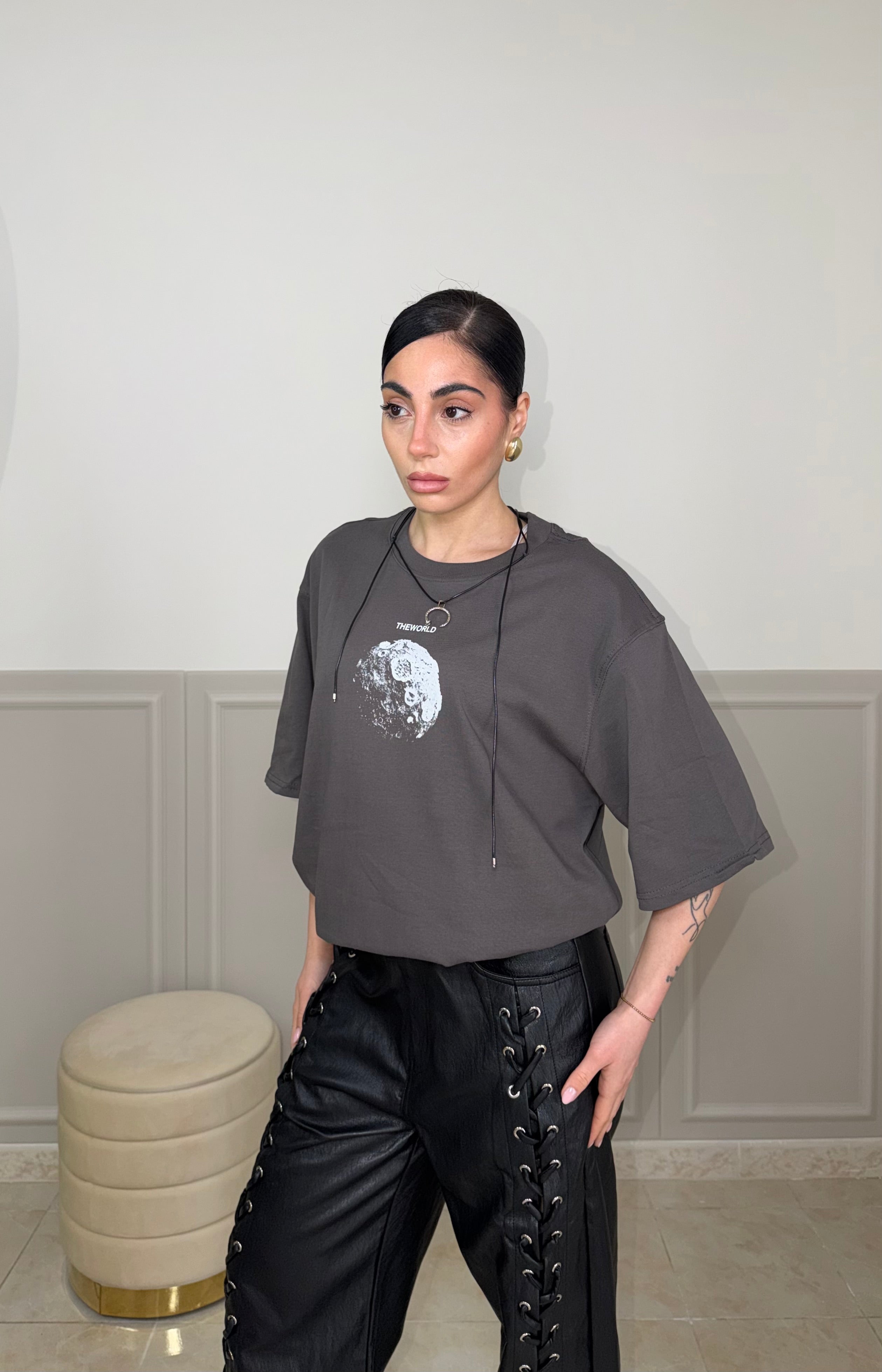 T-shirt THE WORLD