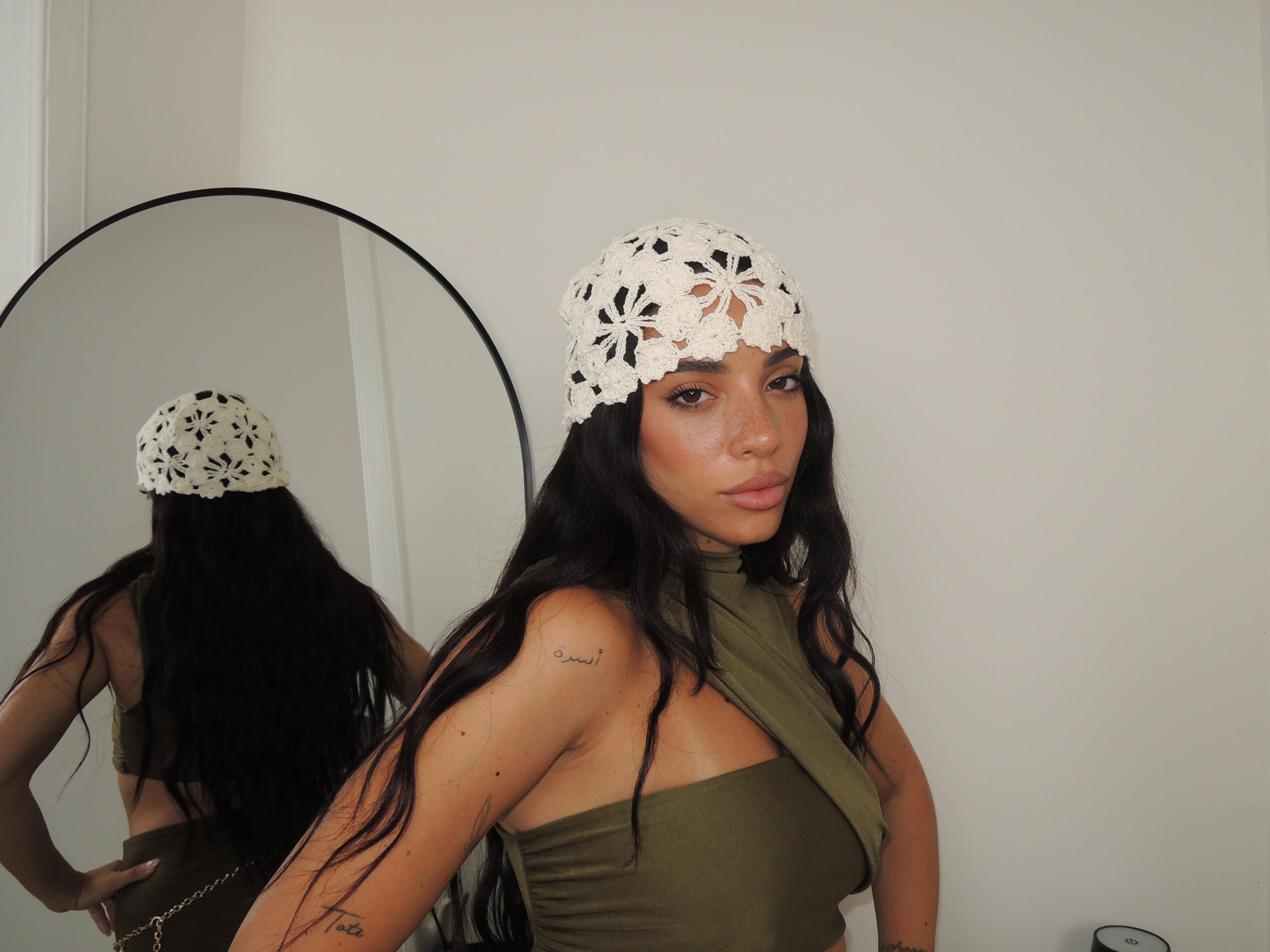 CAPPELLINO FLOWER in maglia