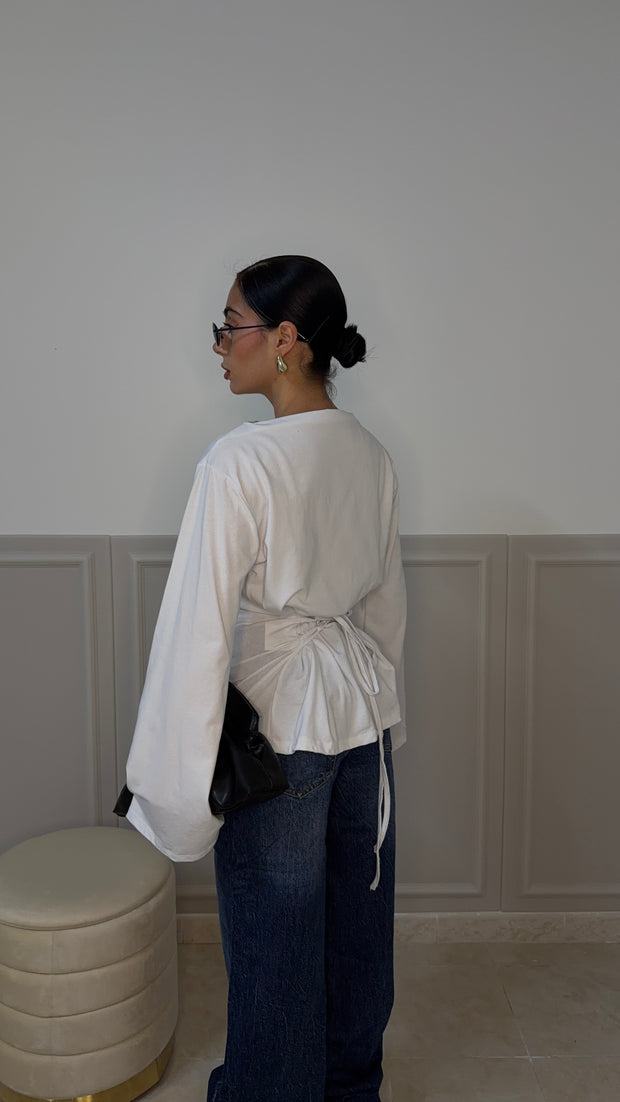 <p><strong>Soft looks, strong energy.</strong></p>